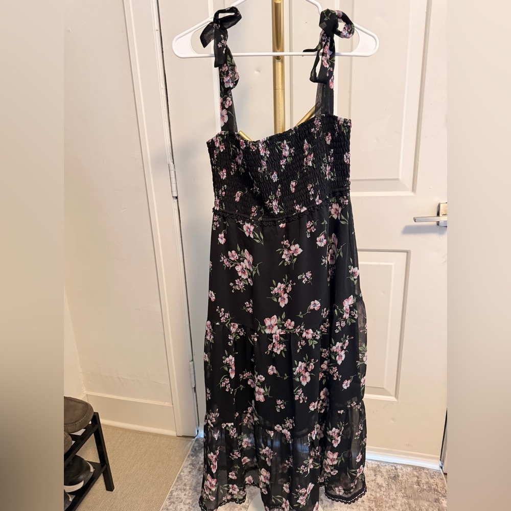 Lulu's Black Floral Maxi Dress